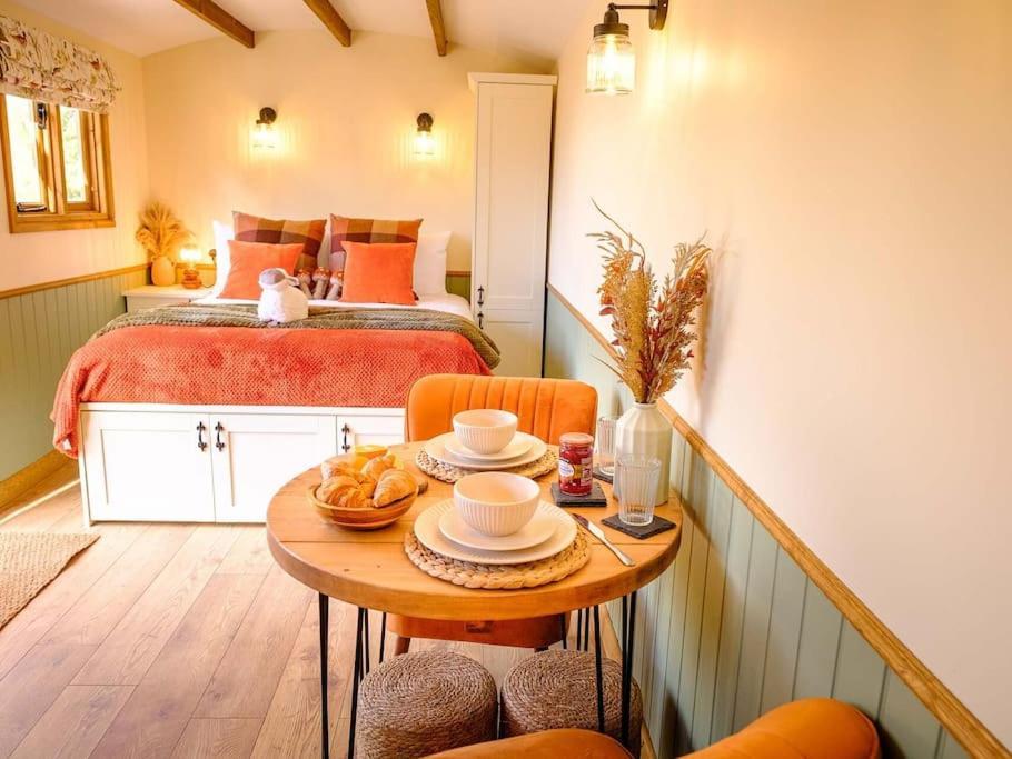 Lintmill Lodges - Heather Shepherds Hut Sorn Luaran gambar